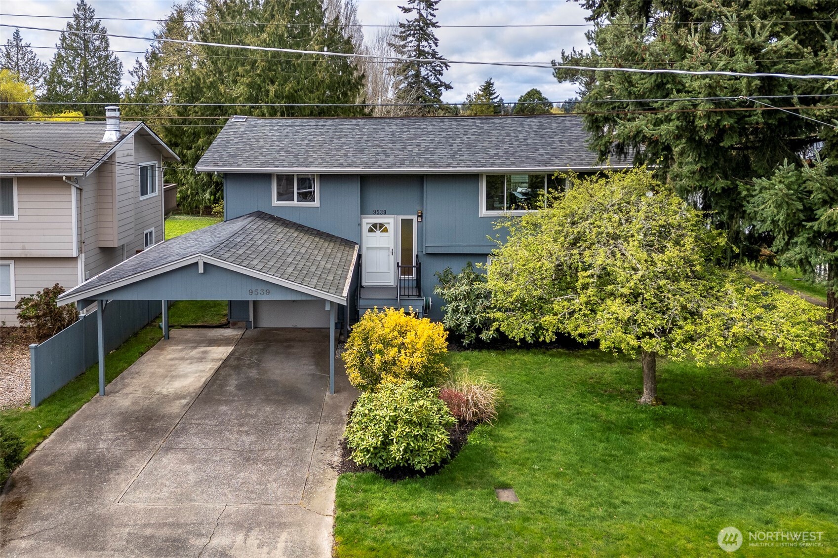 9539 Palatine Avenue N