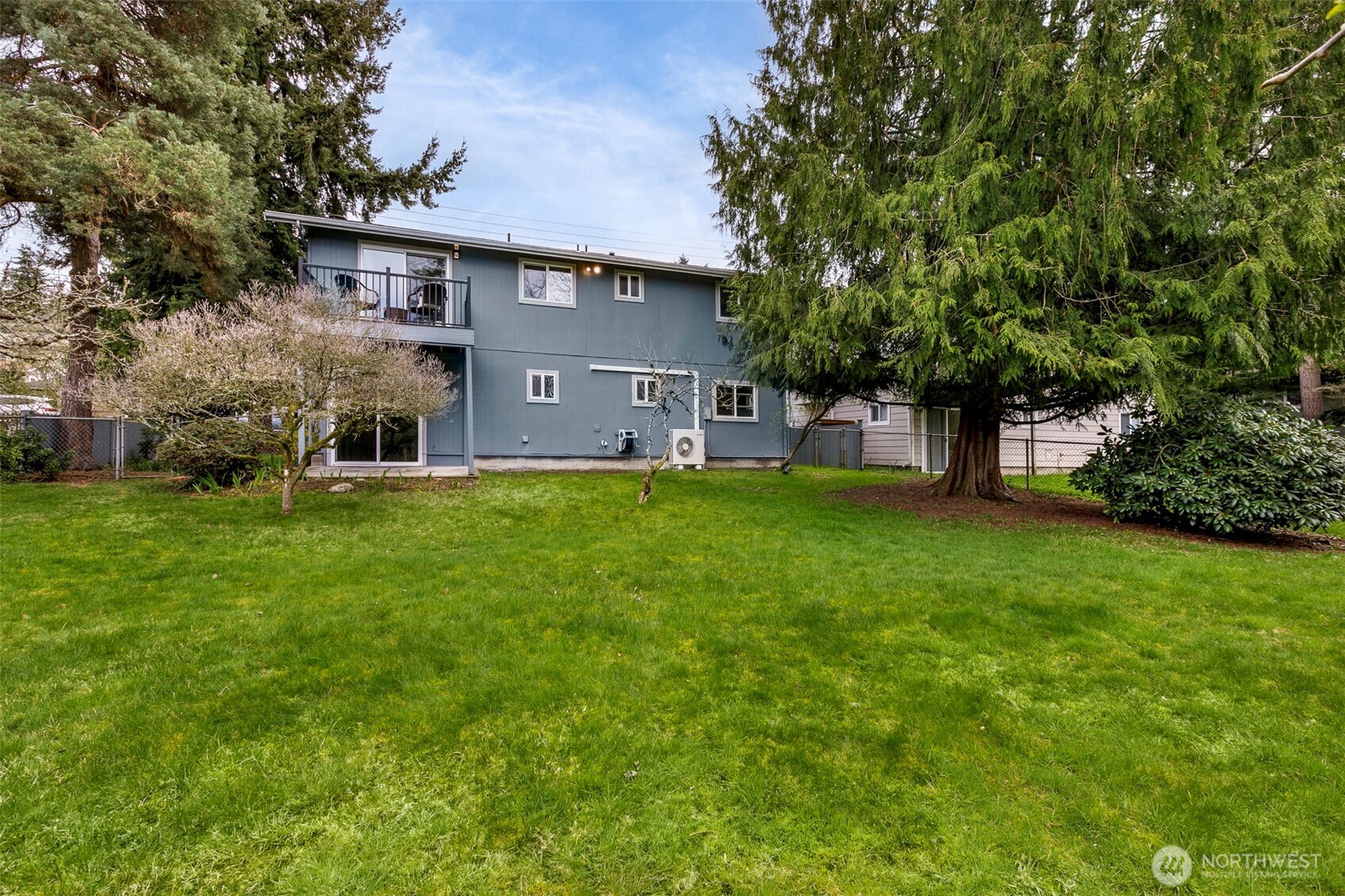 9539 Palatine Avenue N