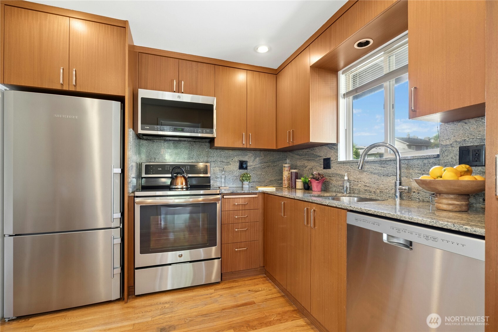 4432 S Kenyon Street