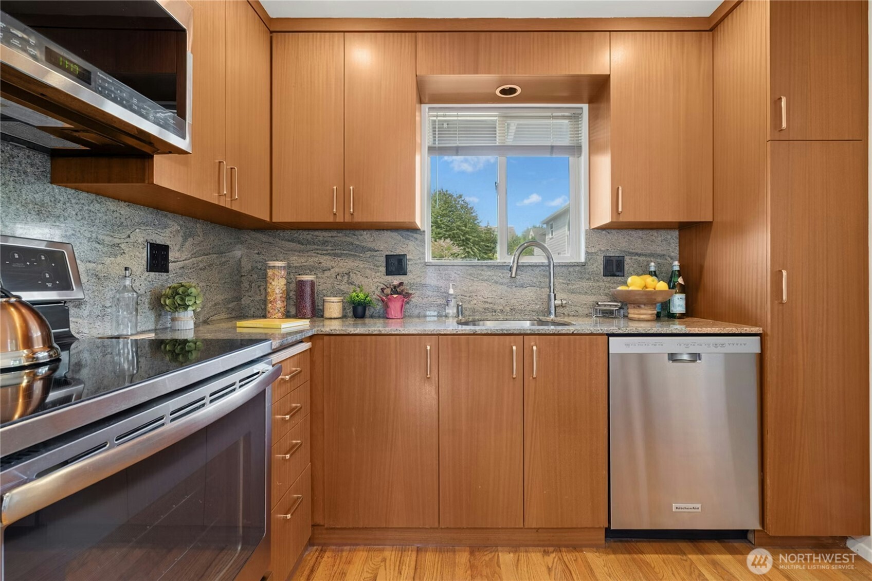 4432 S Kenyon Street