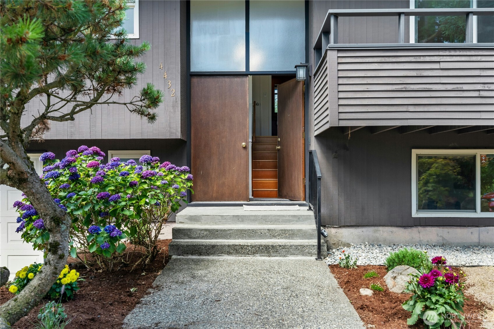 4432 S Kenyon Street