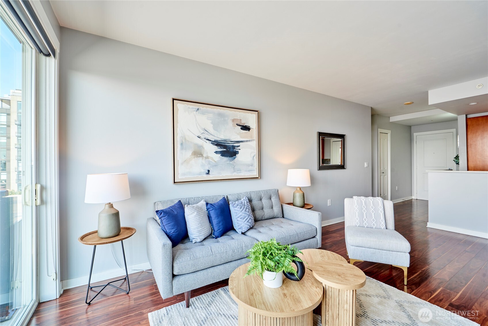 2607 Western Avenue Unit: 553