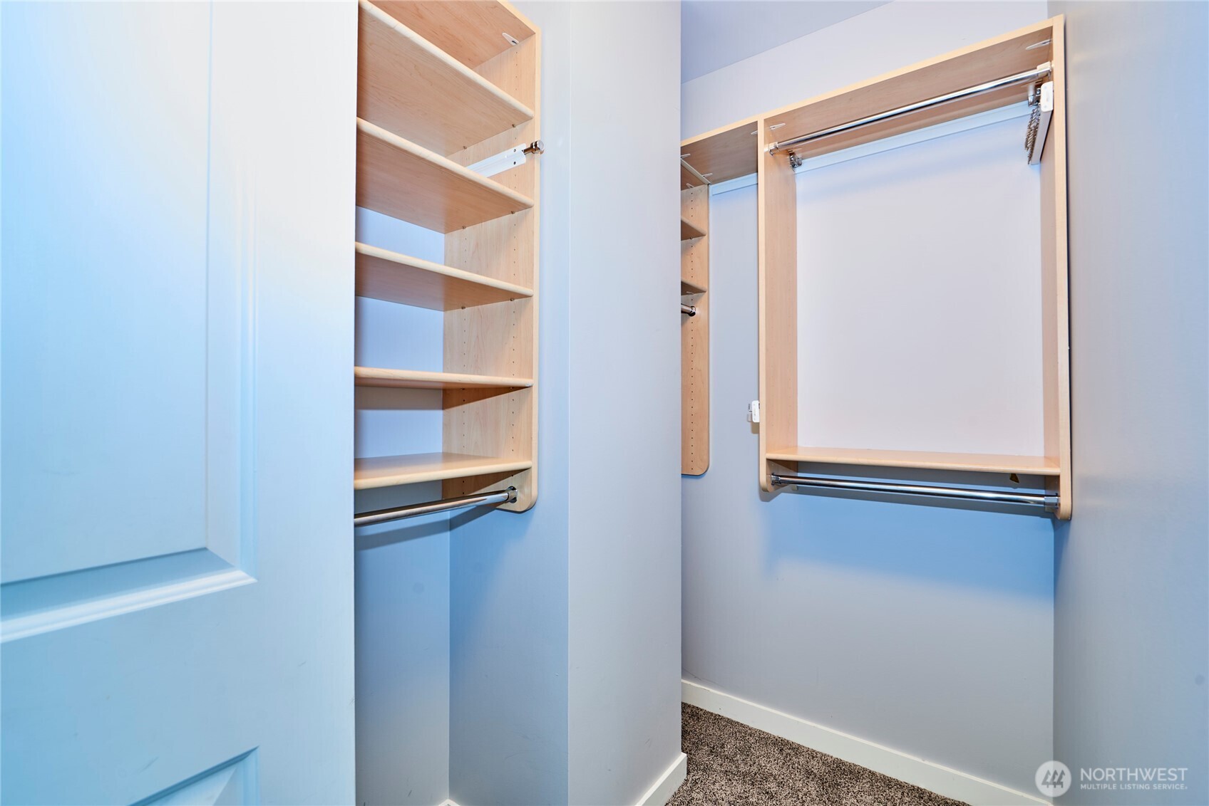 2607 Western Avenue Unit: 553