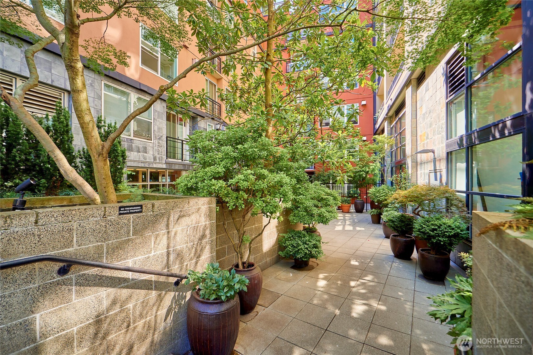 2607 Western Avenue Unit: 553