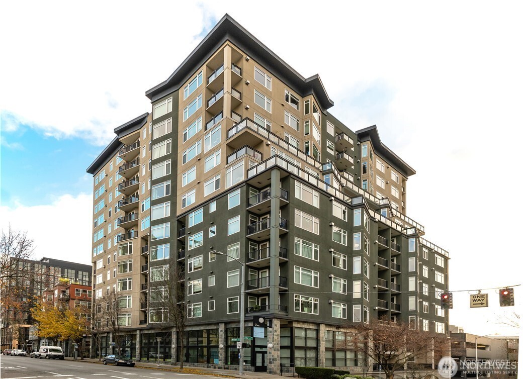 2607 Western Avenue Unit: 553
