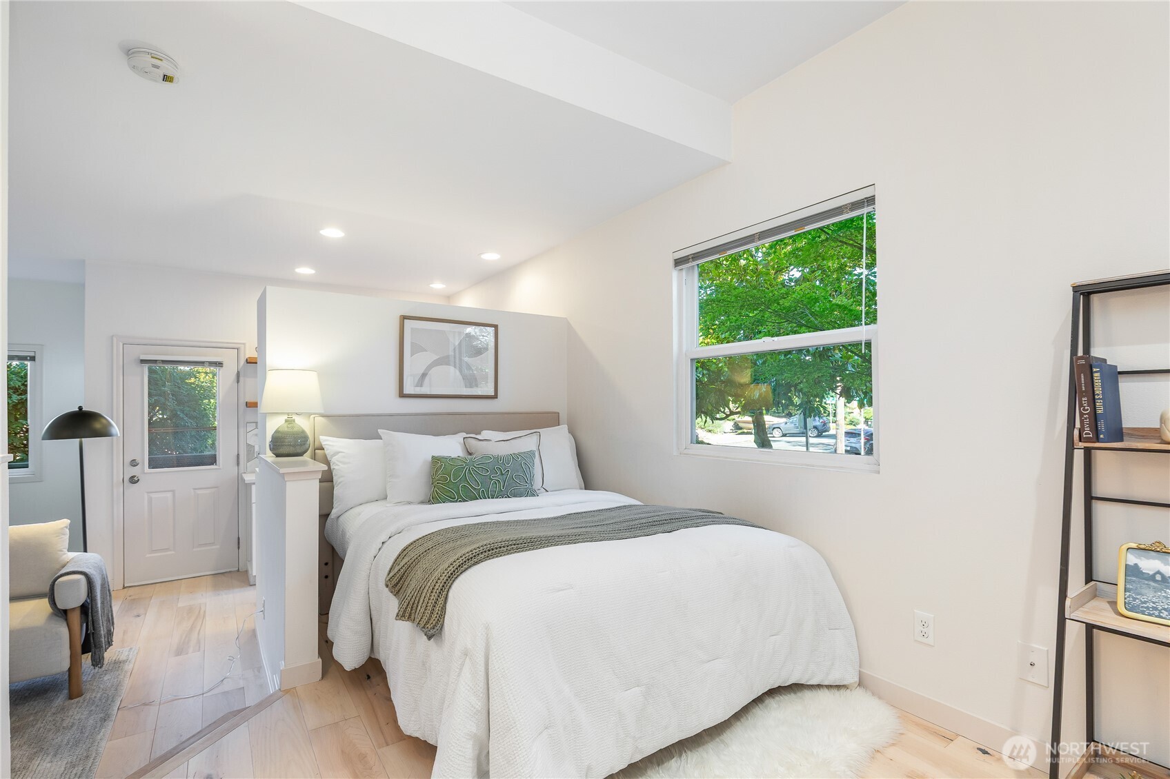 4530 Meridian Avenue N Unit: N1