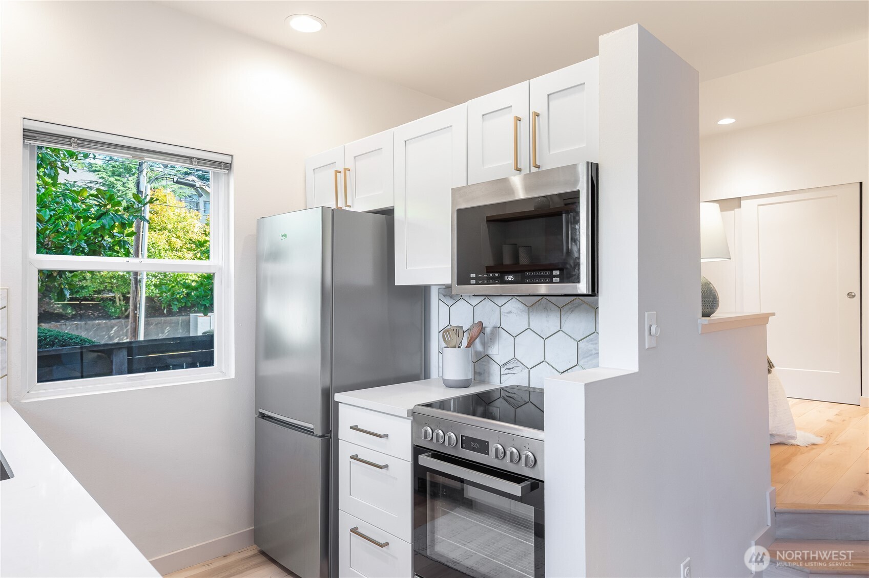 4530 Meridian Avenue N Unit: N1