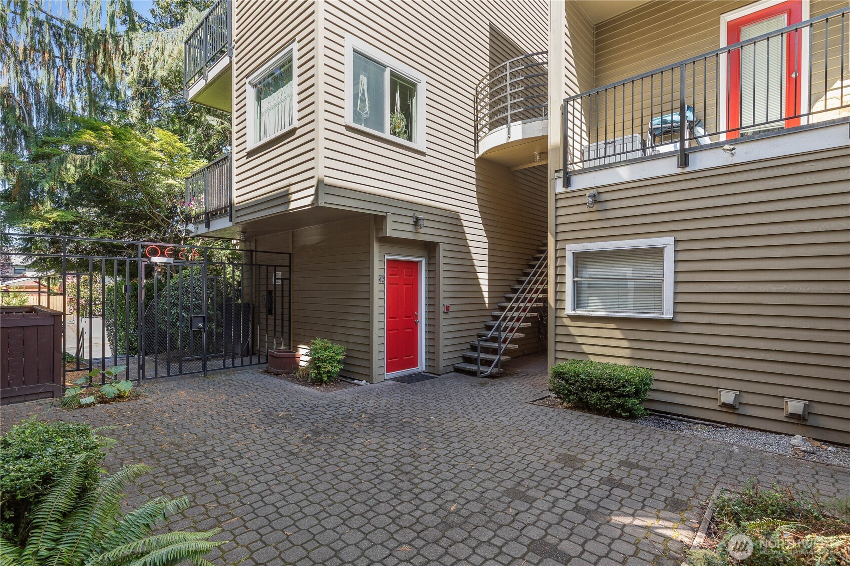 4530 Meridian Avenue N Unit: N1