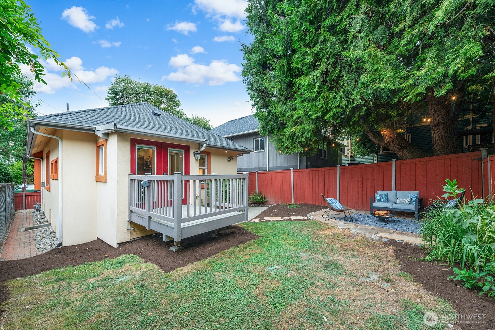 936 Martin Luther King Jr Way S