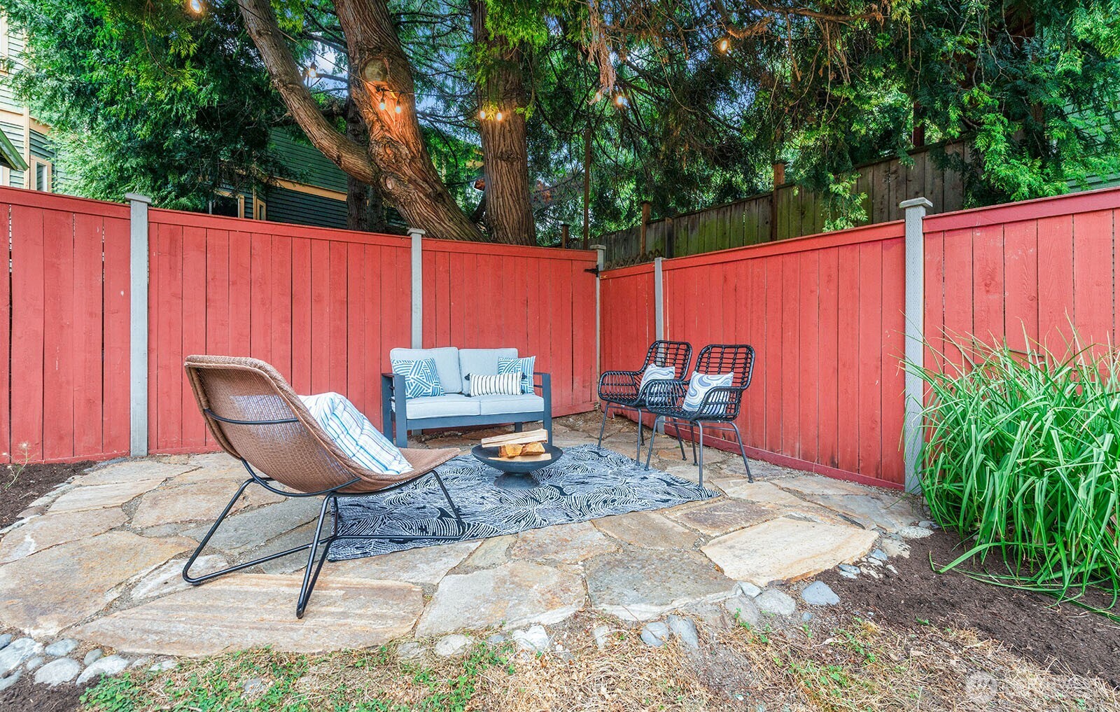 936 Martin Luther King Jr Way S