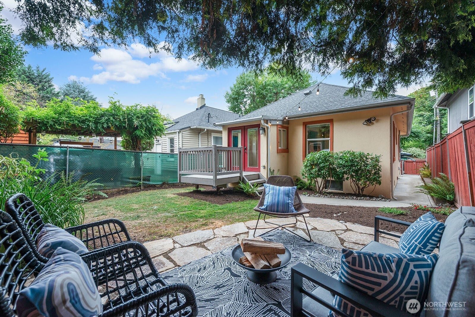 936 Martin Luther King Jr Way S