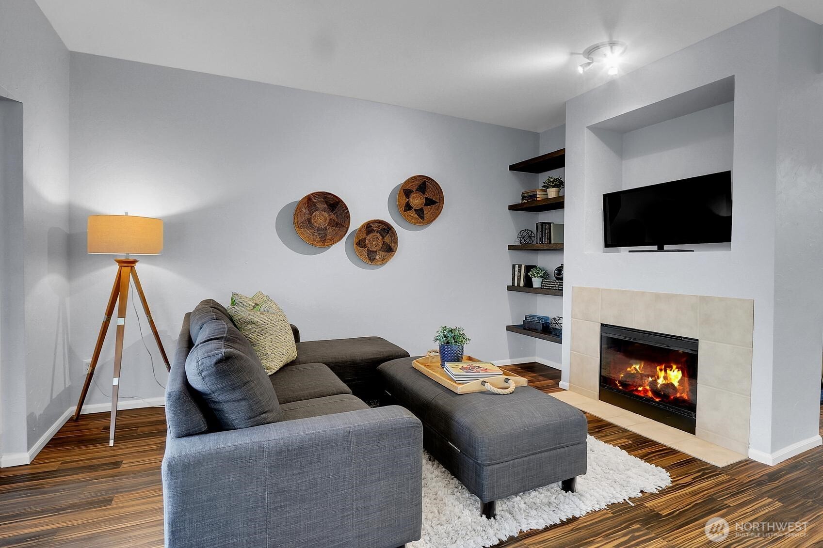 7004 Holly Park Drive S