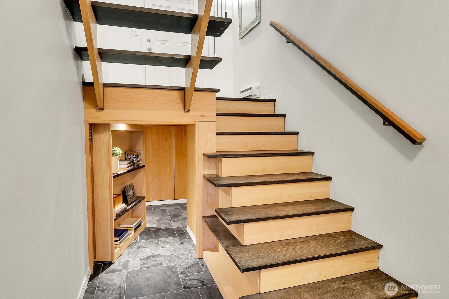 7004 Holly Park Drive S