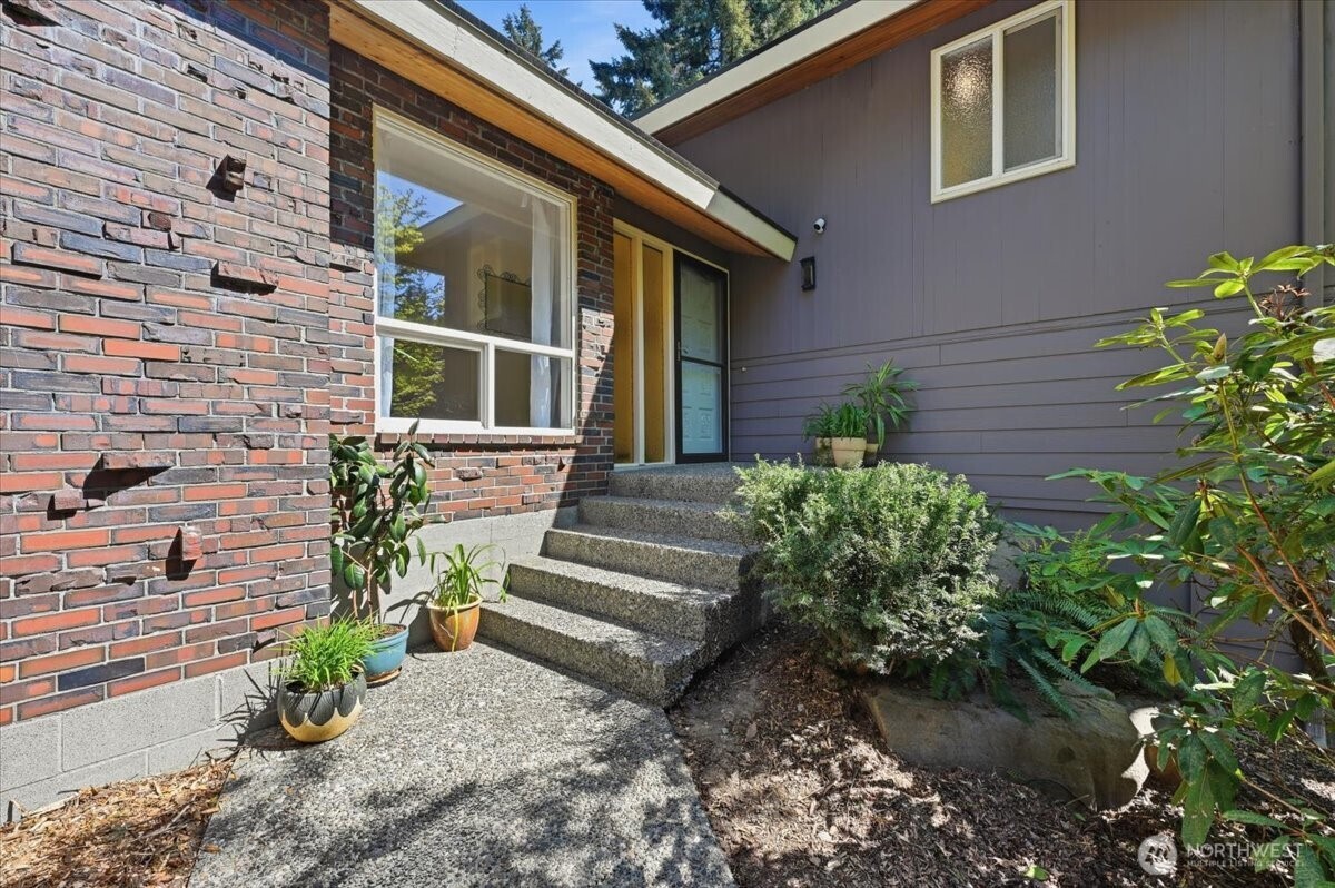 3754 NE 194th Street