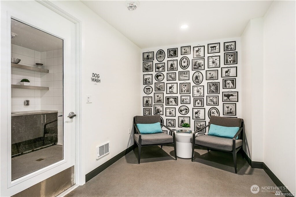 1321 Seneca Street Unit: 202