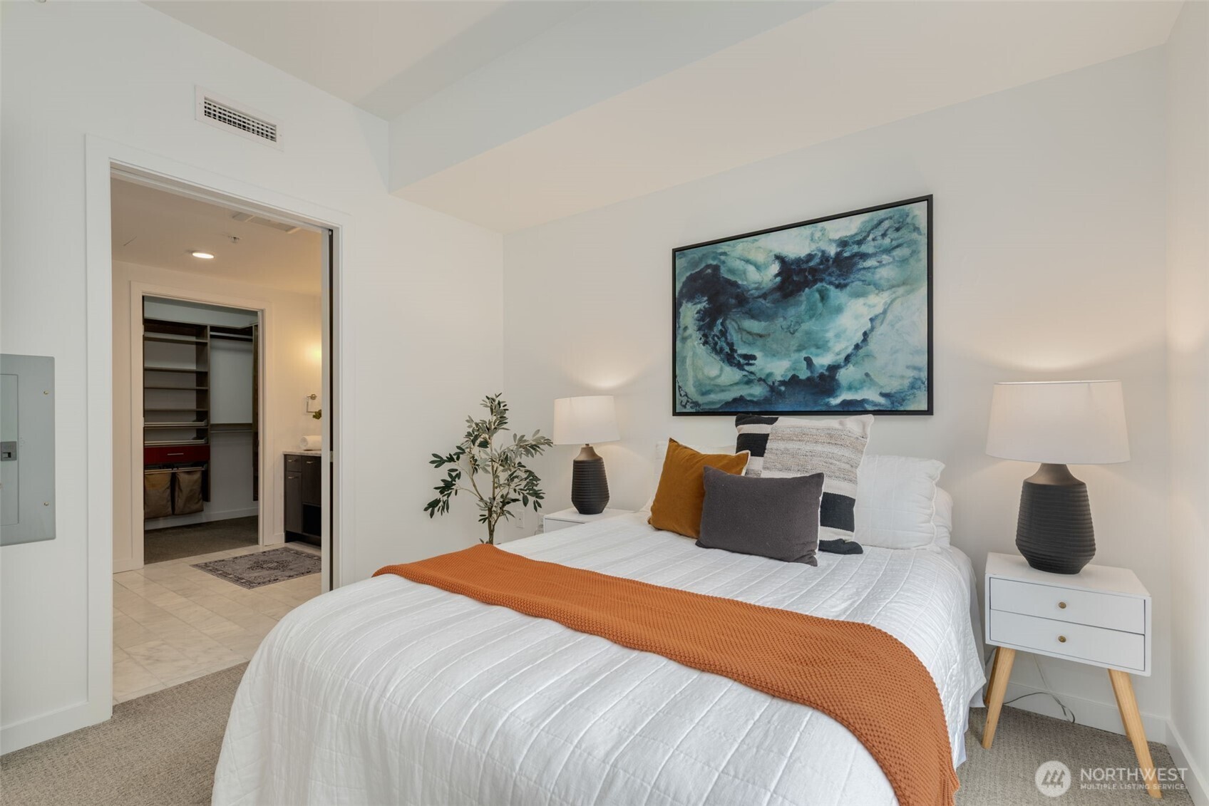 1321 Seneca Street Unit: 202