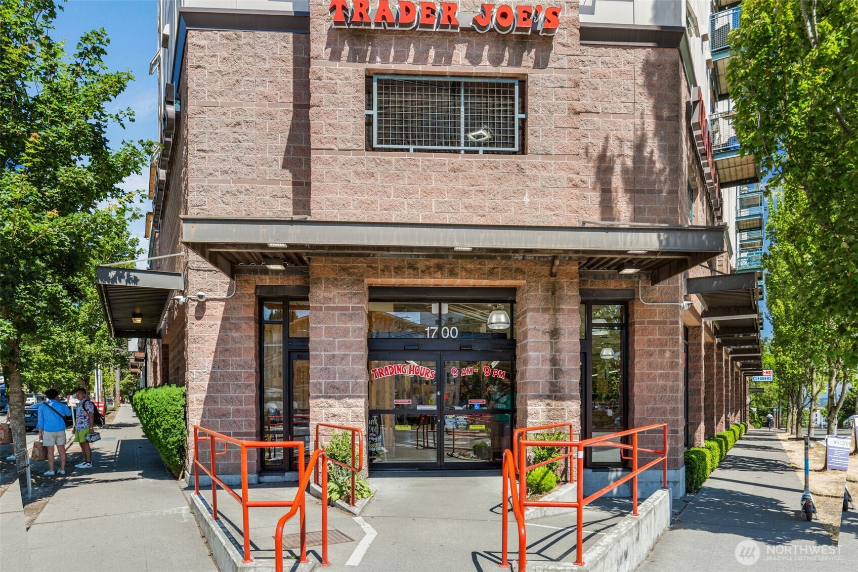 1321 Seneca Street Unit: 202