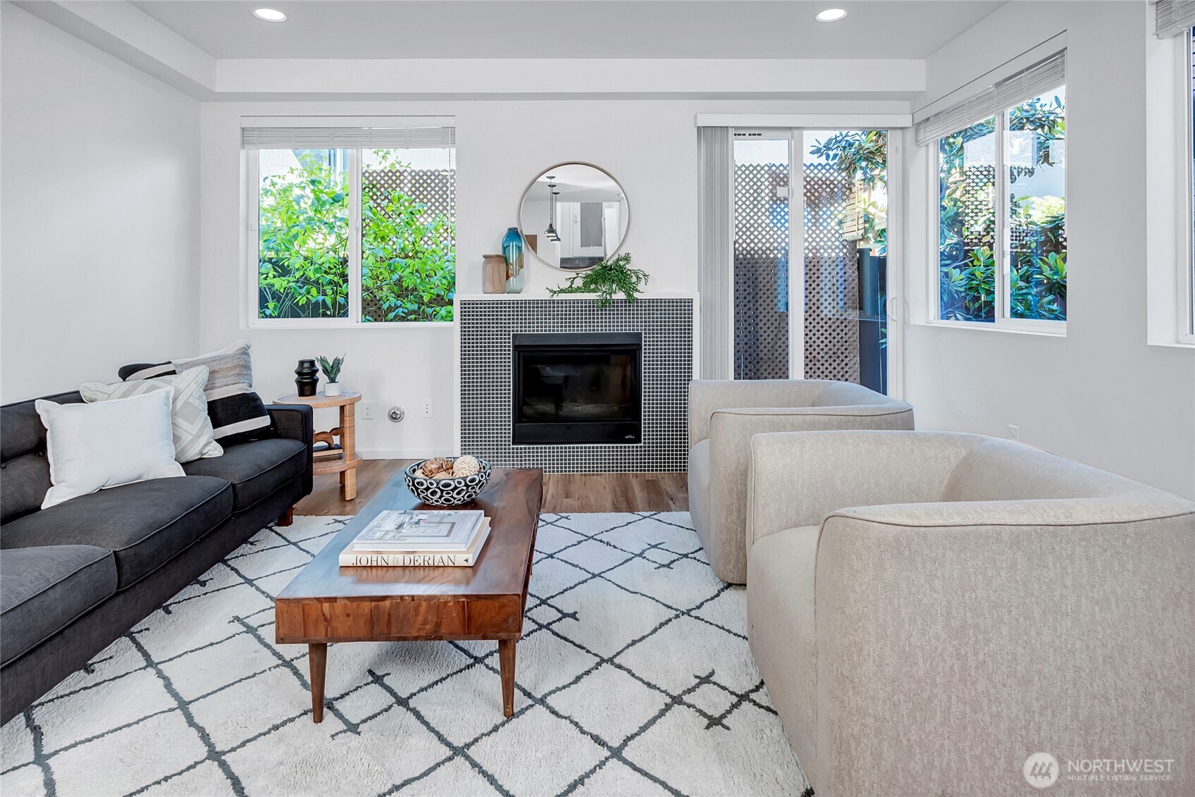 4024 Martin Luther King Jr Way S Unit: B