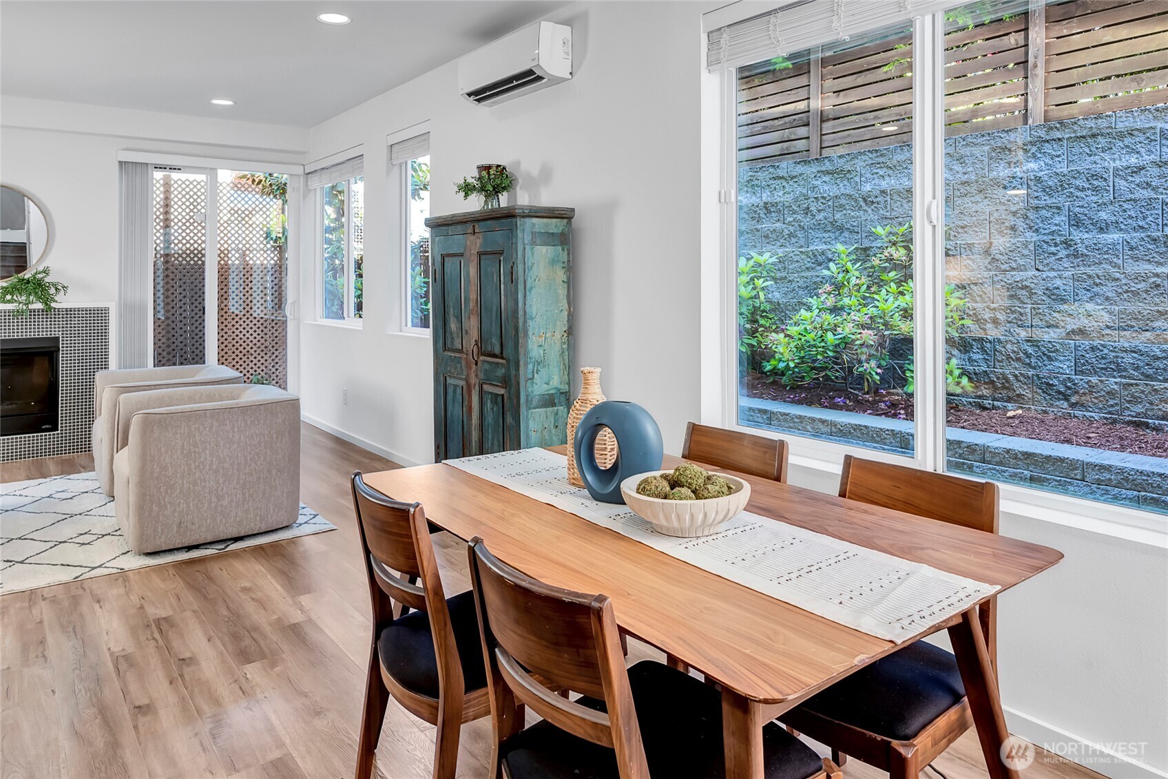 4024 Martin Luther King Jr Way S Unit: B