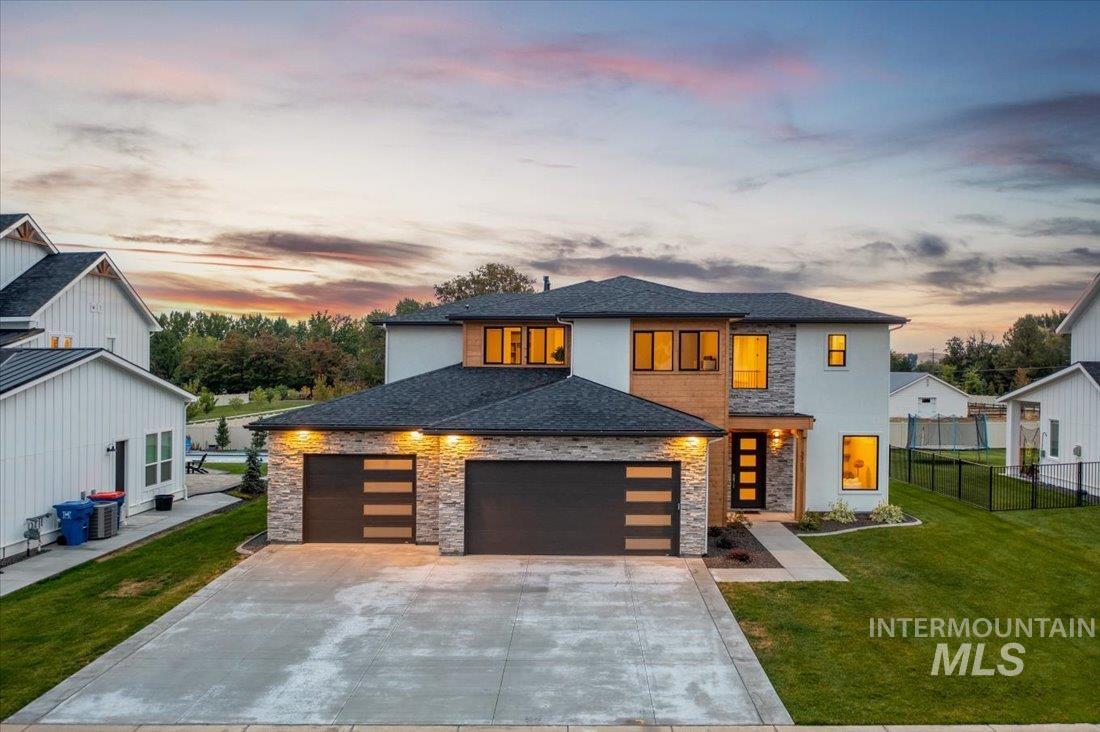 2701 N Yount Way