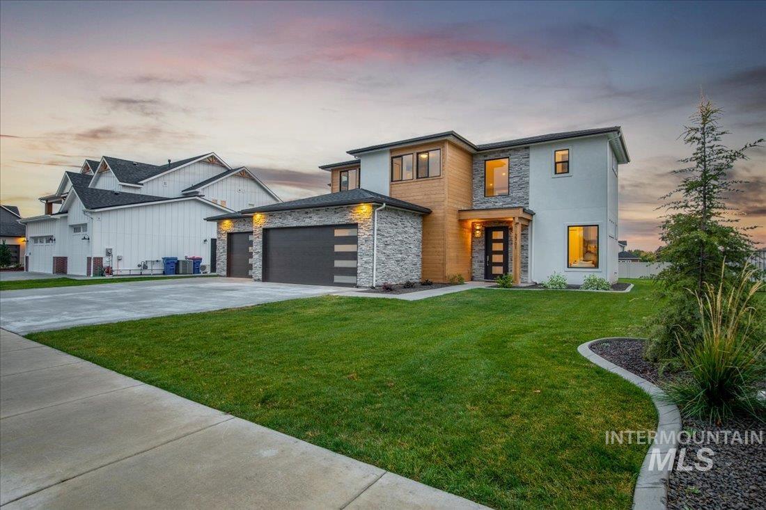 2701 N Yount Way