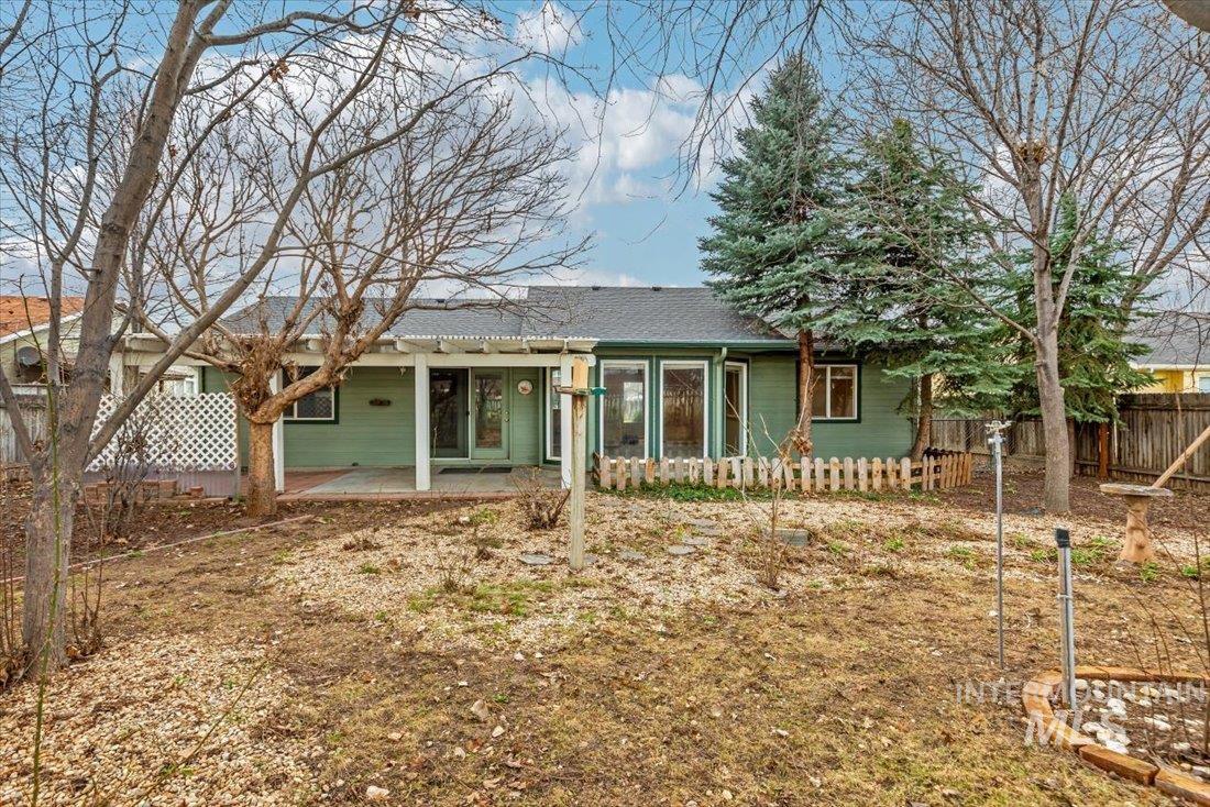 571 W Woodbury Dr