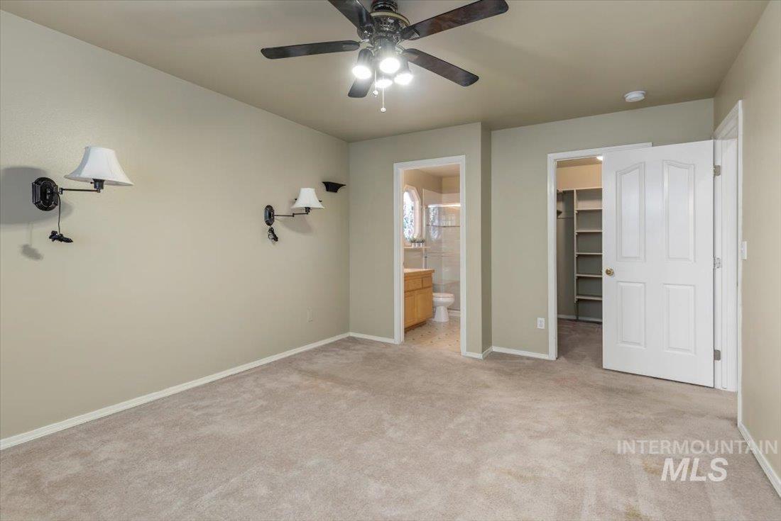 571 W Woodbury Dr