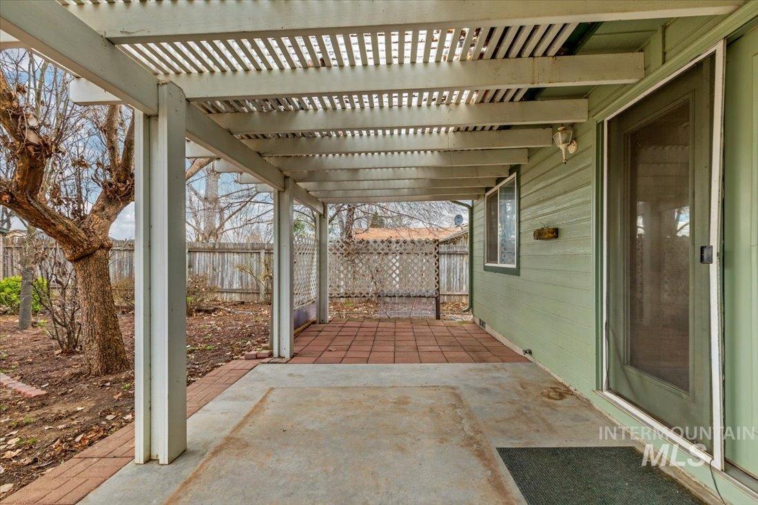 571 W Woodbury Dr