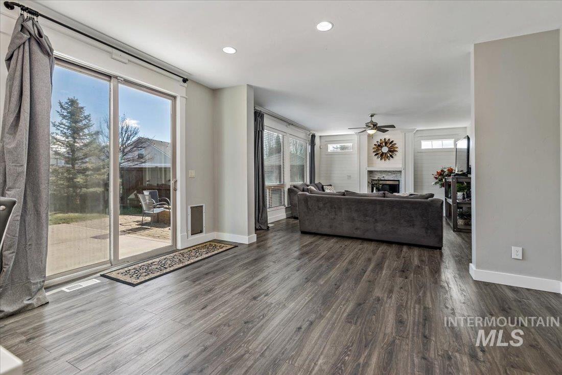 918 W Cagney