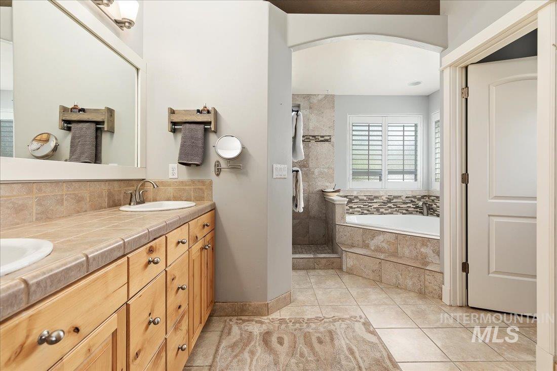 2870 S Denali Way