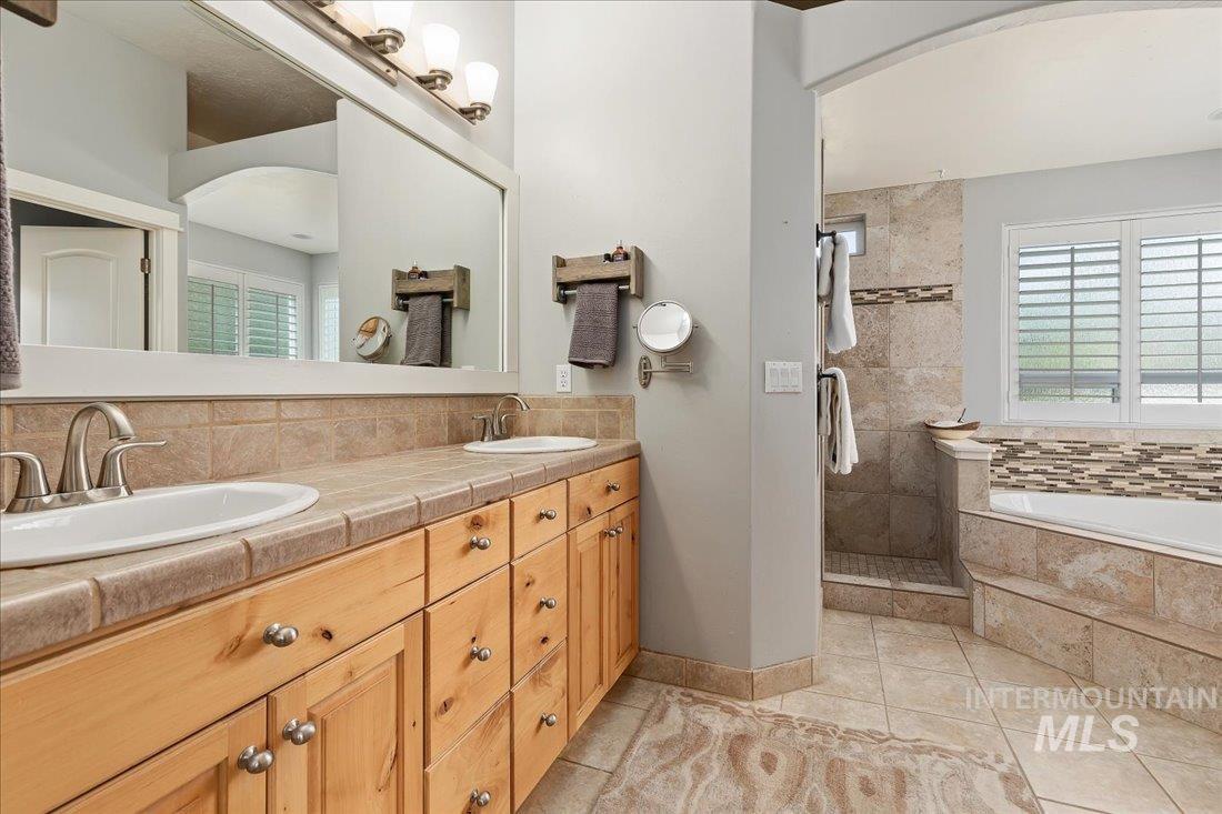2870 S Denali Way