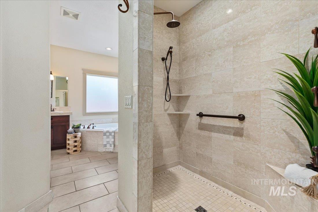 5794 N Flat Tail Way