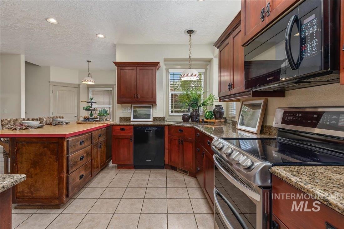 5794 N Flat Tail Way