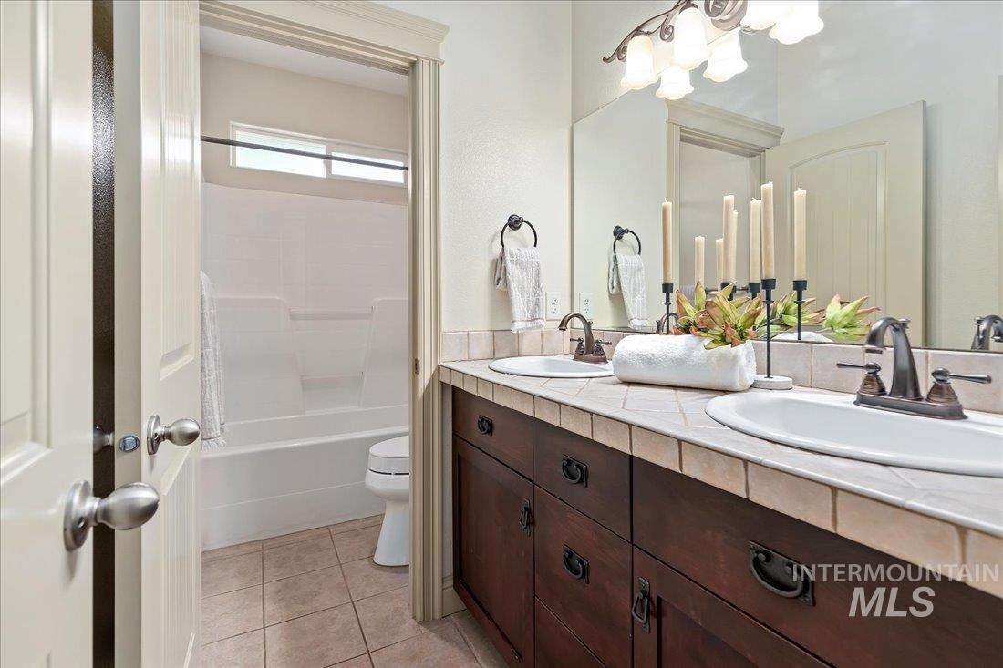 5794 N Flat Tail Way