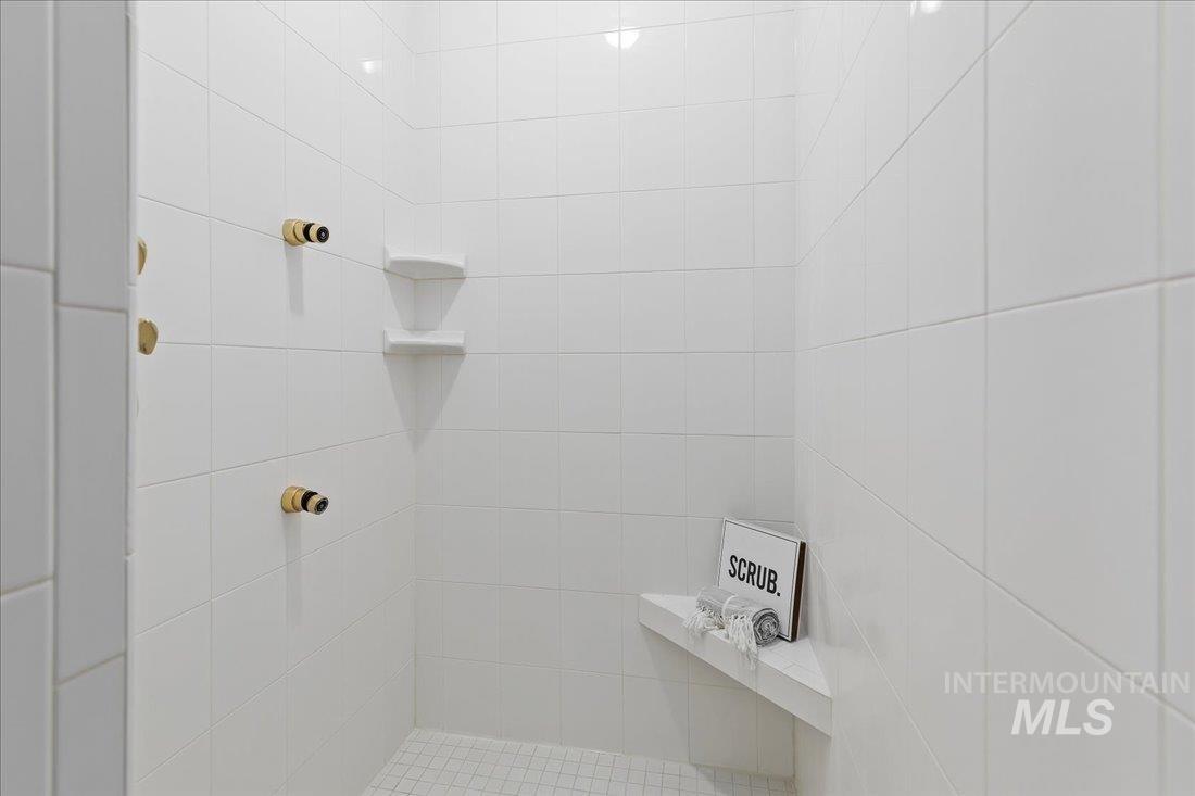1064 W Ashbourne Dr.