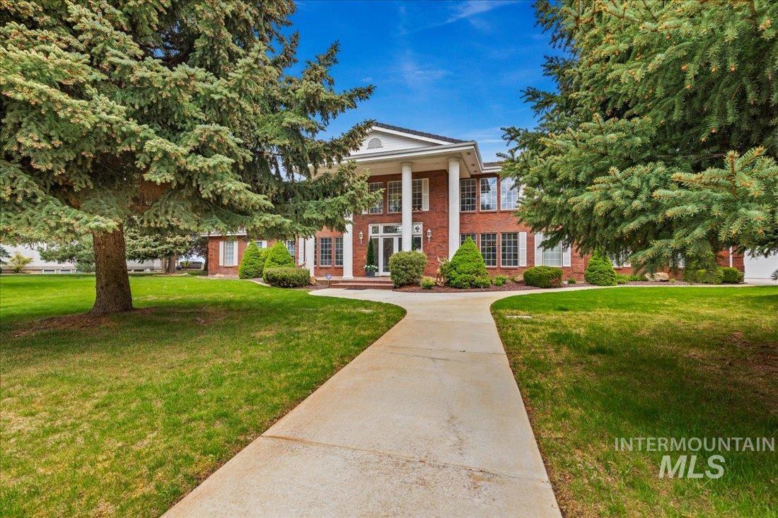 1064 W Ashbourne Dr.