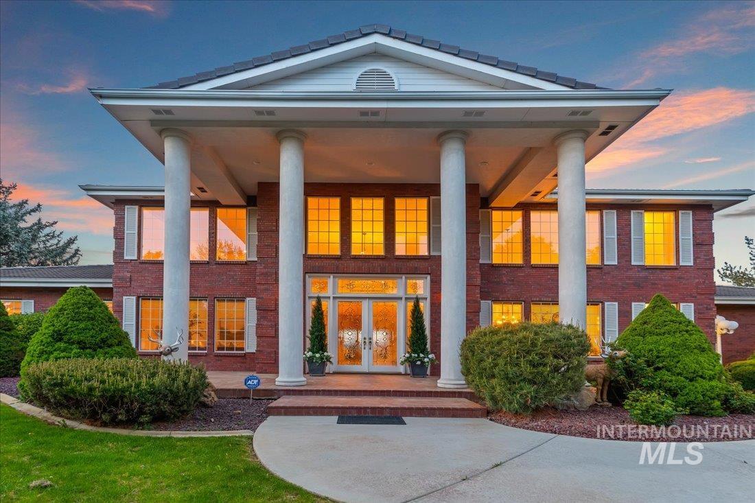 1064 W Ashbourne Dr.