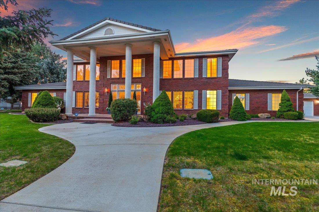 1064 W Ashbourne Dr.