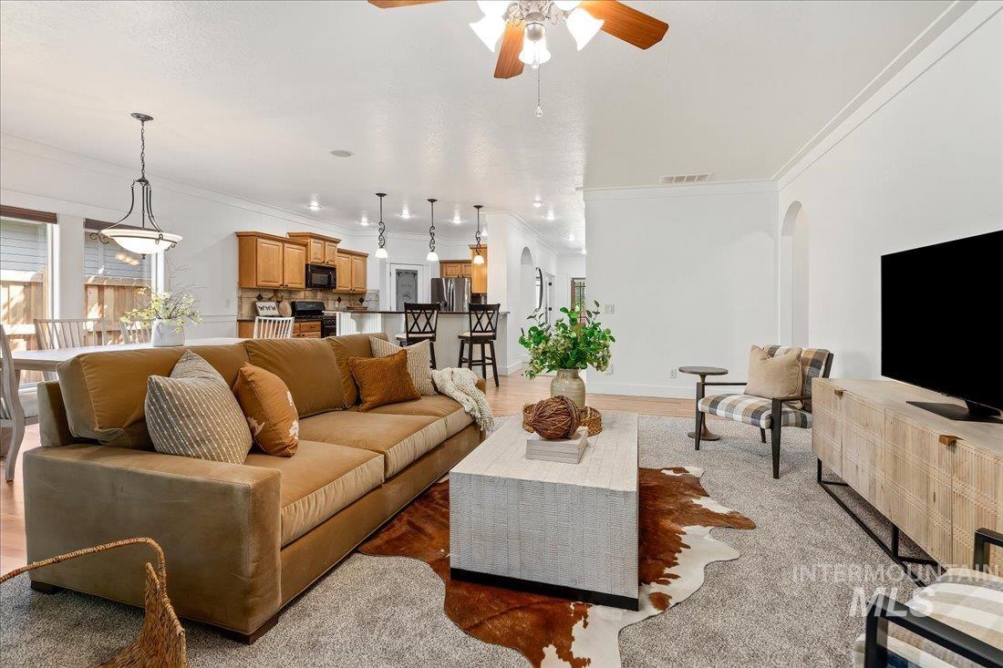 4925 N Red Hills Ave