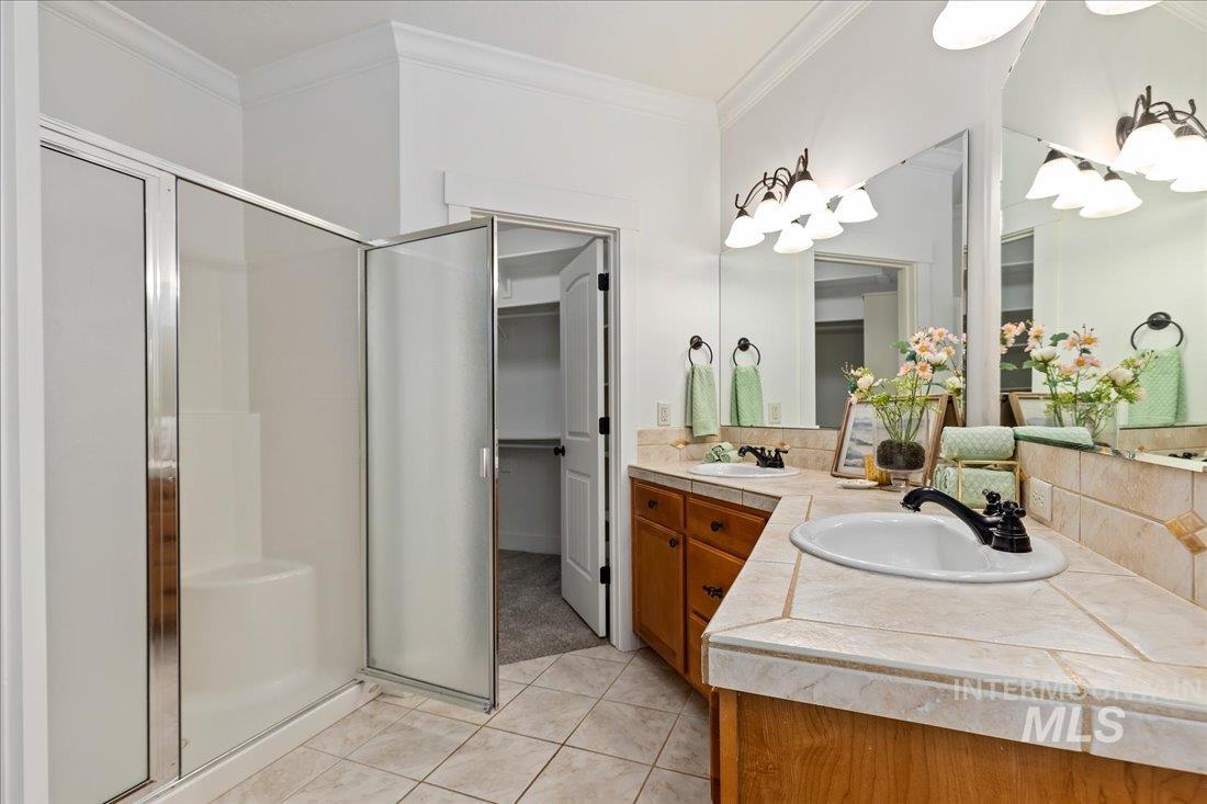 4925 N Red Hills Ave