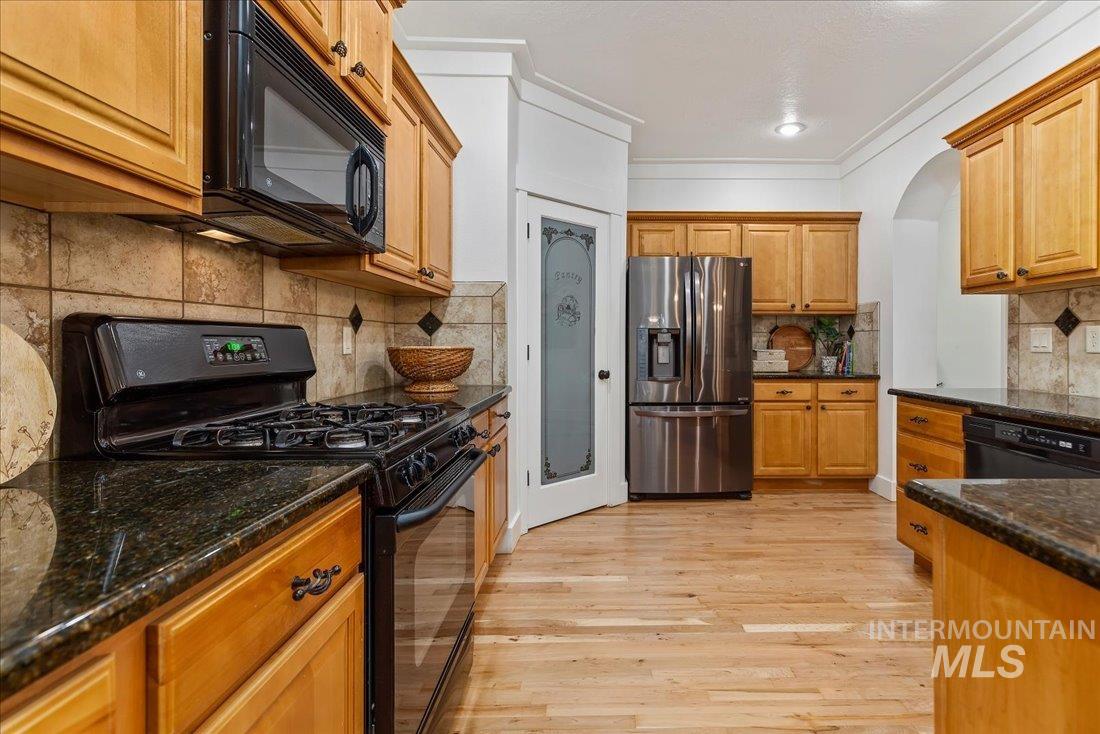 4925 N Red Hills Ave