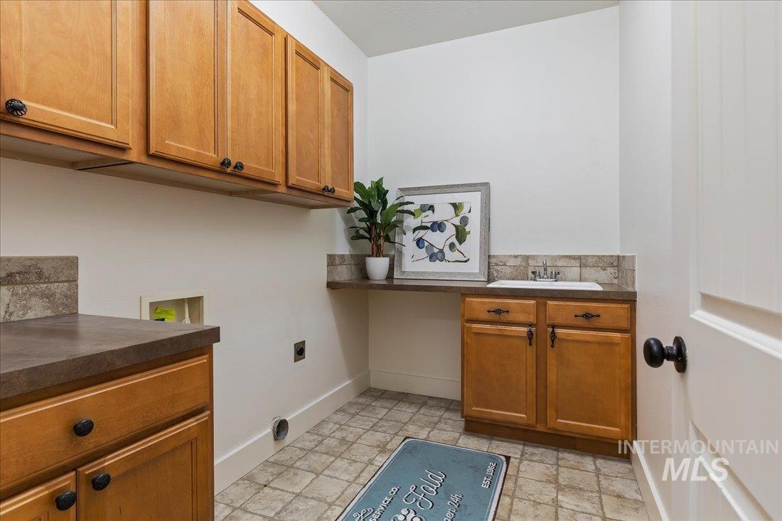 4925 N Red Hills Ave