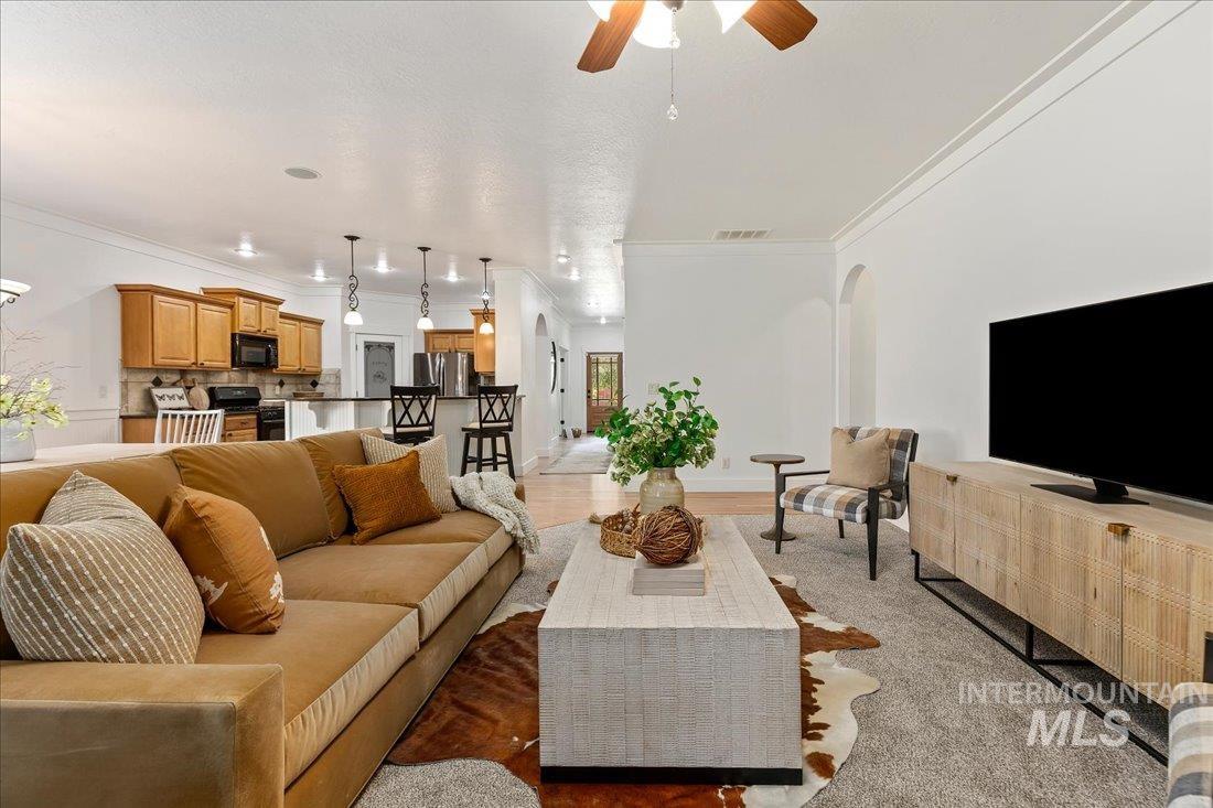 4925 N Red Hills Ave