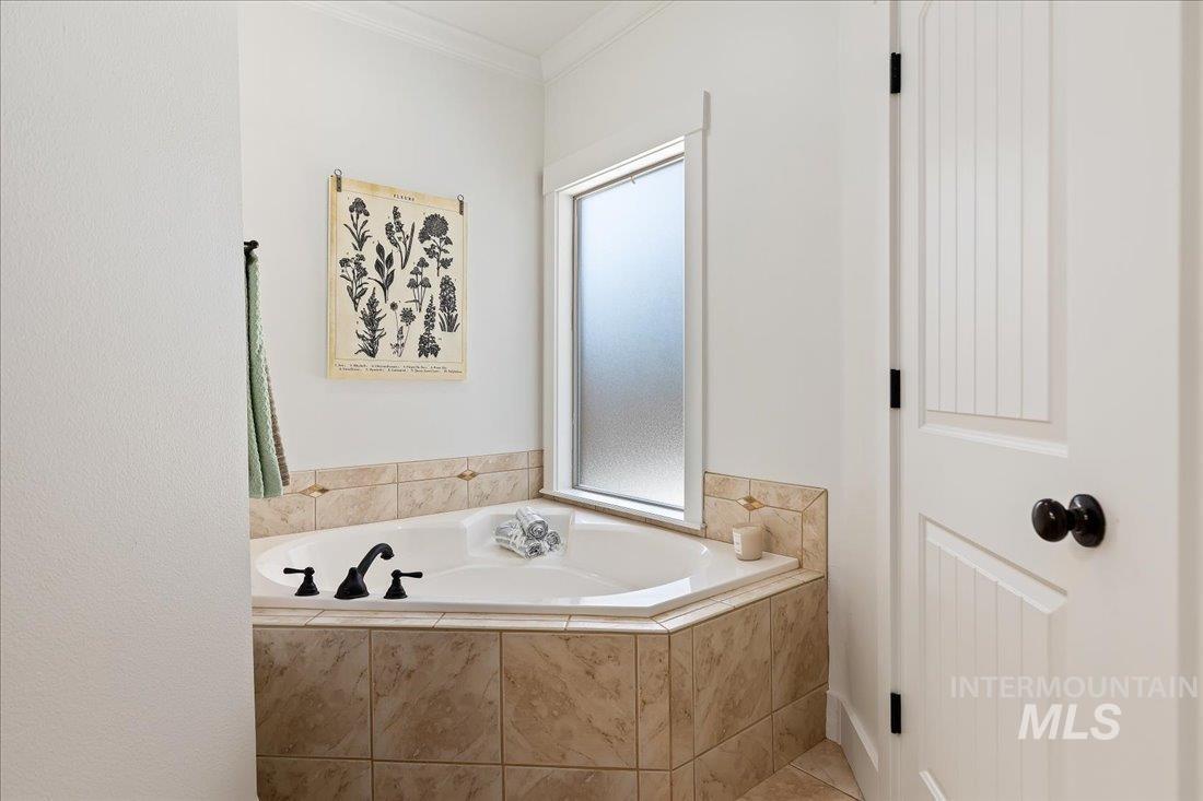 4925 N Red Hills Ave