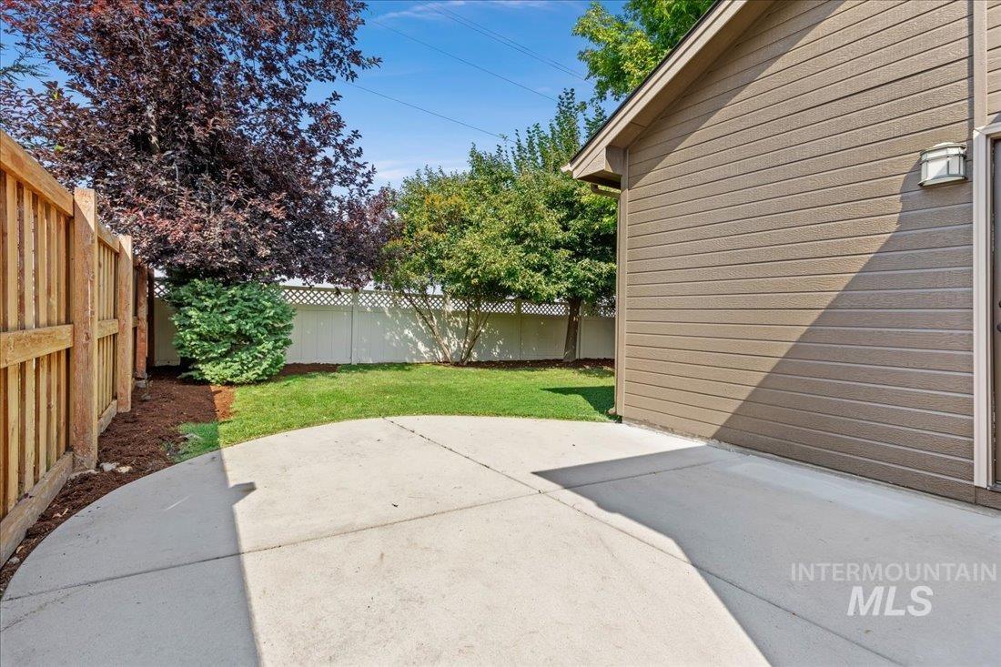 4925 N Red Hills Ave