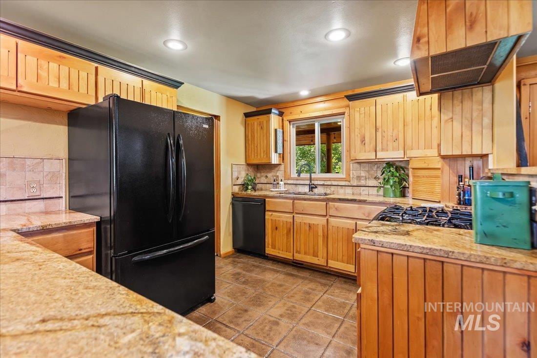 2533 E Boomer Ln