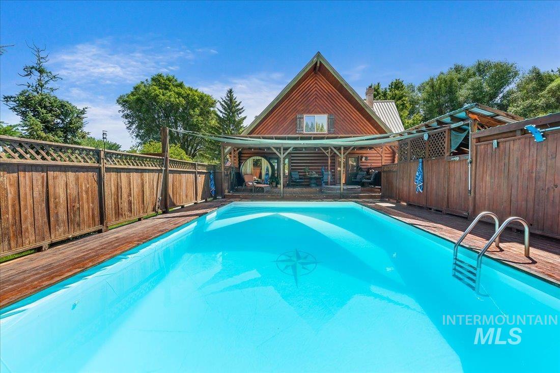 2533 E Boomer Ln