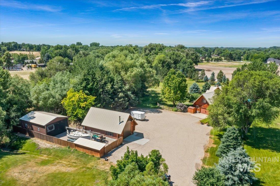 2533 E Boomer Ln
