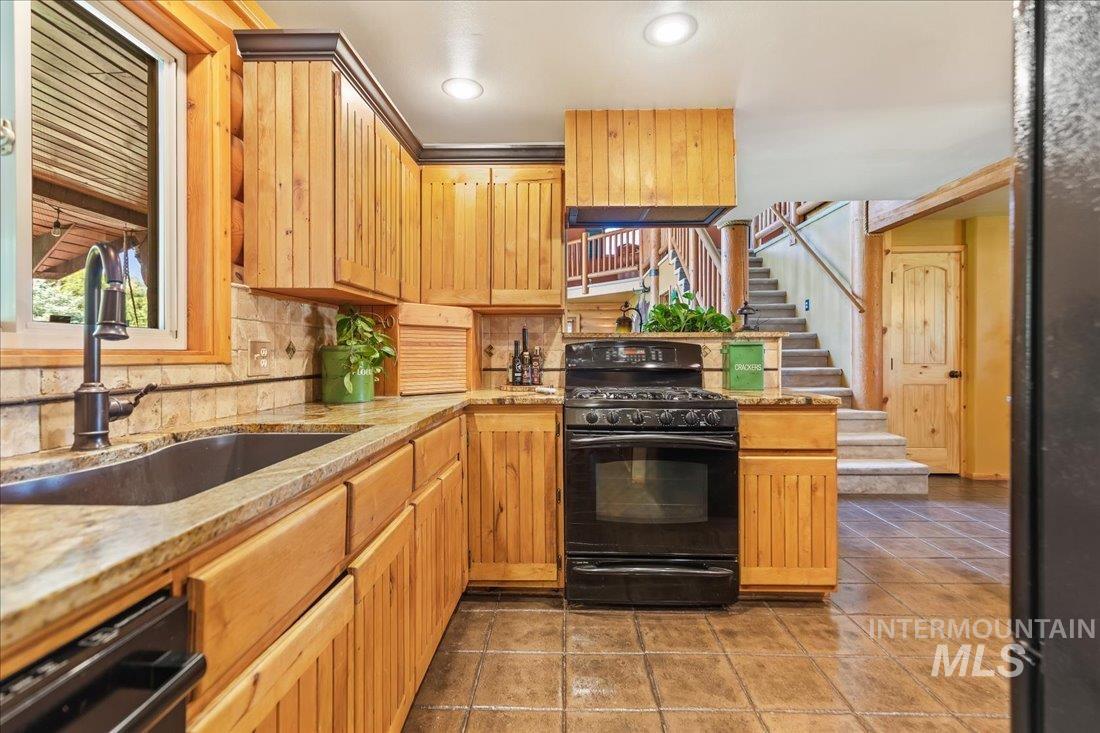 2533 E Boomer Ln