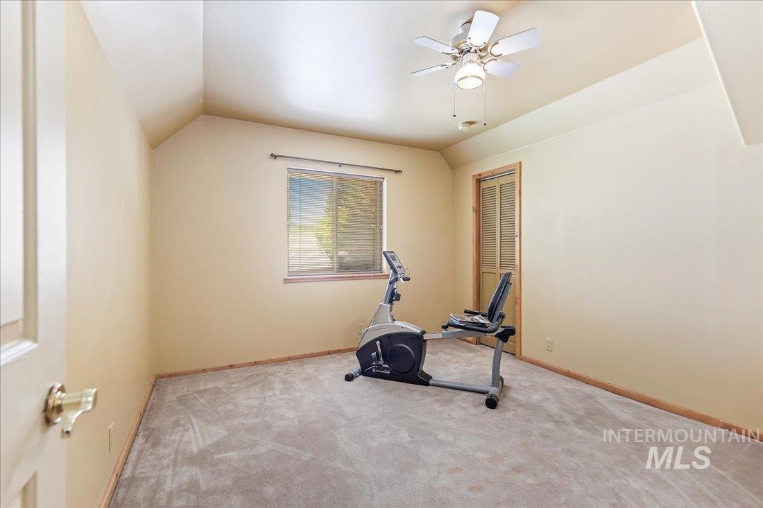2533 E Boomer Ln